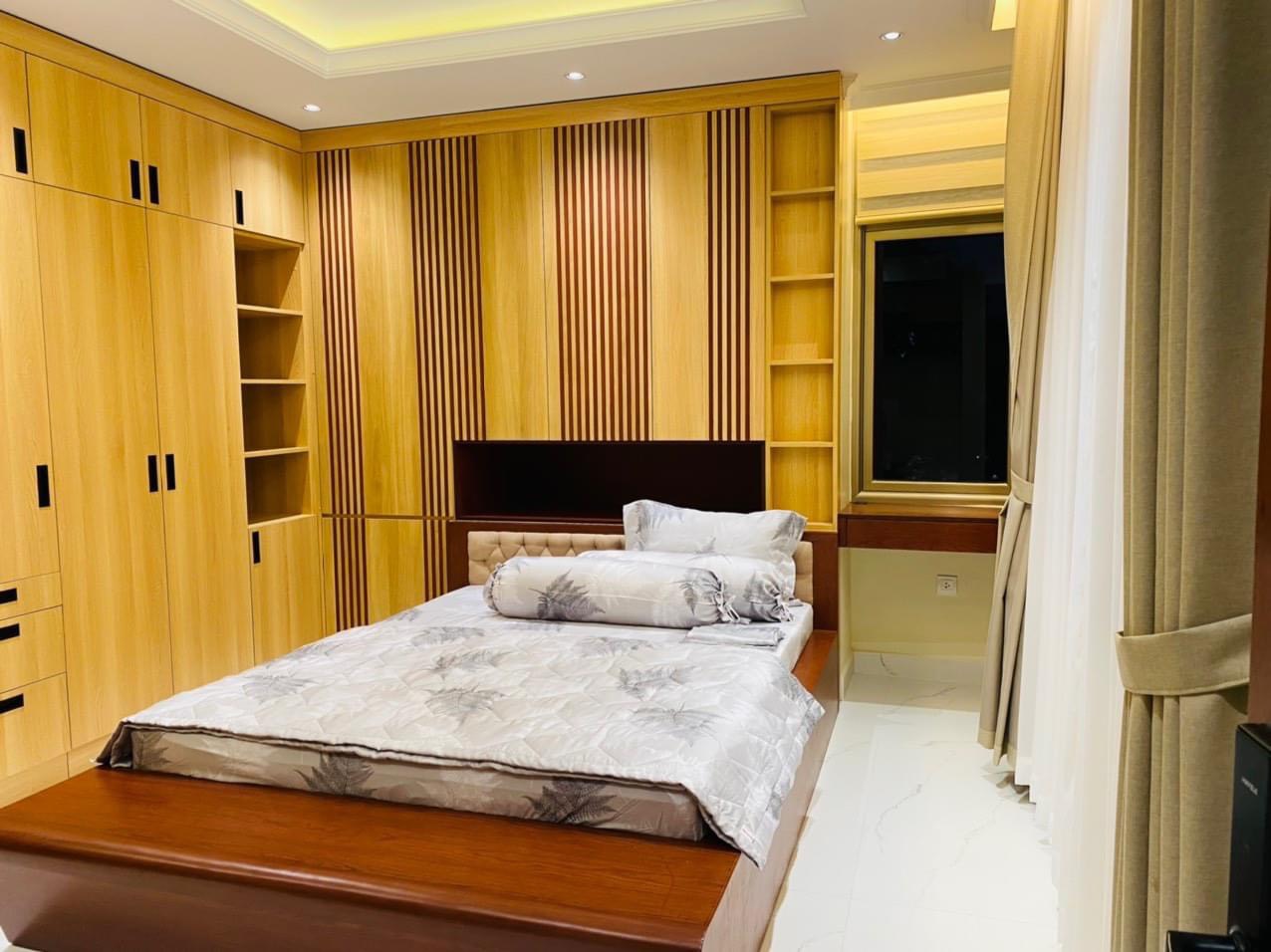 Cho thuê nhà GÓC 2MT đường Trương Quyền, Phường Võ Thị Sáu, Quận 3.